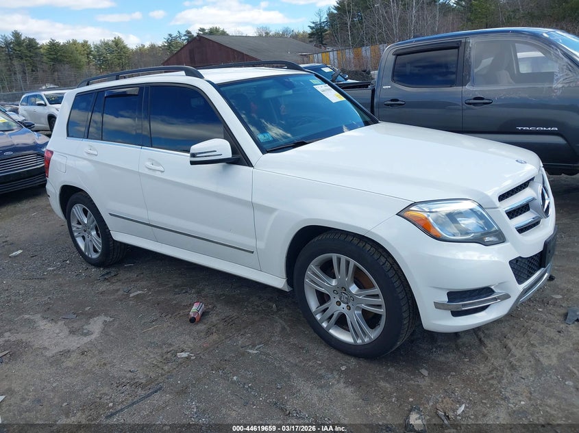 2015 Mercedes-benz Glk-klasse VIN WDCGG8JB3FG402615 IAAI salvage auction — LEFT SIDE, Salvage (Massachusetts), sold $4,350 on 2026-07-17 (photo 1)