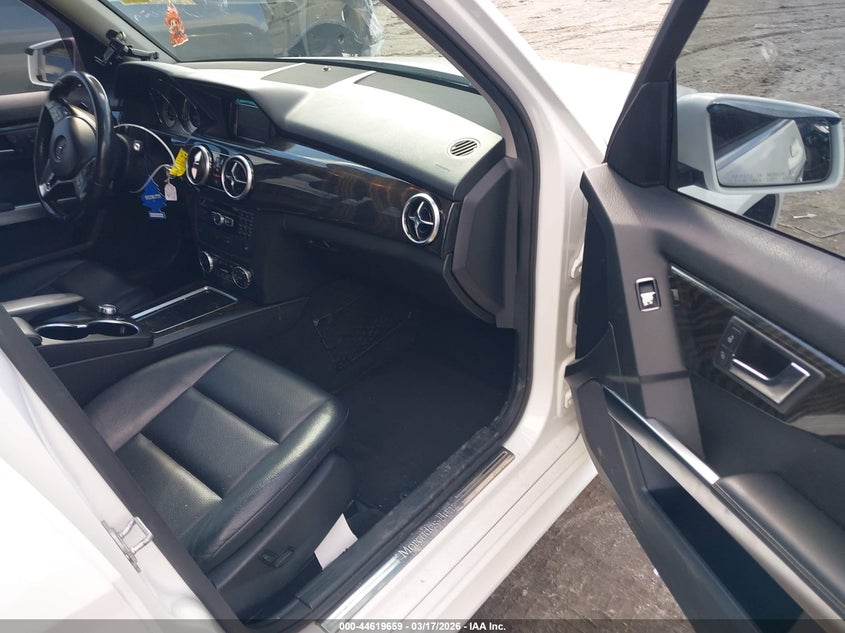 2015 Mercedes-benz Glk-klasse VIN WDCGG8JB3FG402615 IAAI salvage auction — LEFT SIDE, Salvage (Massachusetts), sold $4,350 on 2026-07-17 (photo 5)