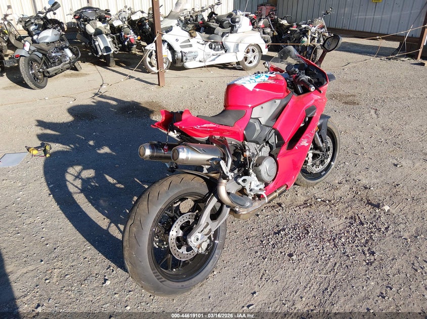 2026 Ducati Panigale VIN ZDMHAU8TXTB003359 IAAI salvage auction — REAR END, Salvage Title, sold $5,450 on 2026-08-10 (photo 4)