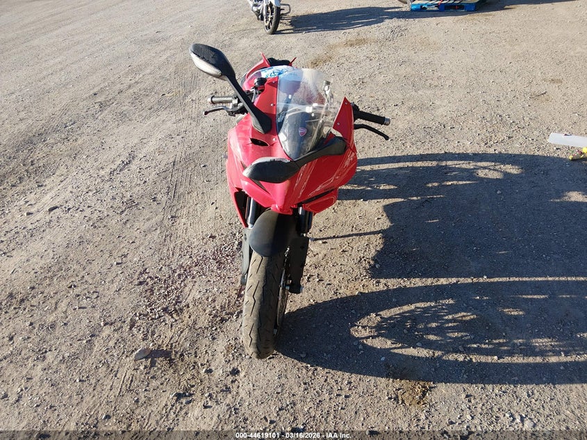 2026 Ducati Panigale VIN ZDMHAU8TXTB003359 IAAI salvage auction — REAR END, Salvage Title, sold $5,450 on 2026-08-10 (photo 5)