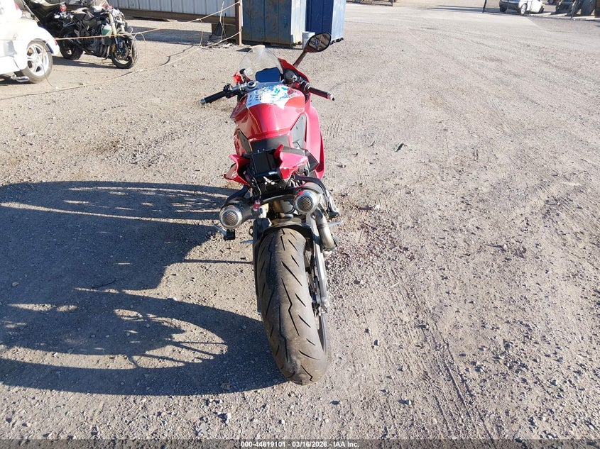 2026 Ducati Panigale VIN ZDMHAU8TXTB003359 IAAI salvage auction — REAR END, Salvage Title, sold $5,450 on 2026-08-10 (photo 6)