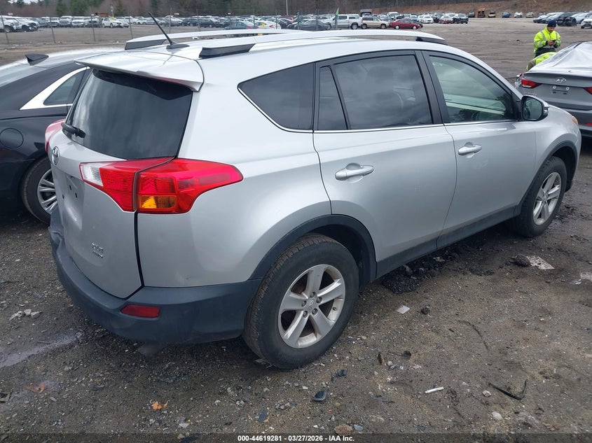 2014 Toyota Rav 4 VIN JTMRFREV9ED069686 IAAI salvage auction — REAR END, Wait Title, sold $5,600 on 2026-07-10 (photo 4)