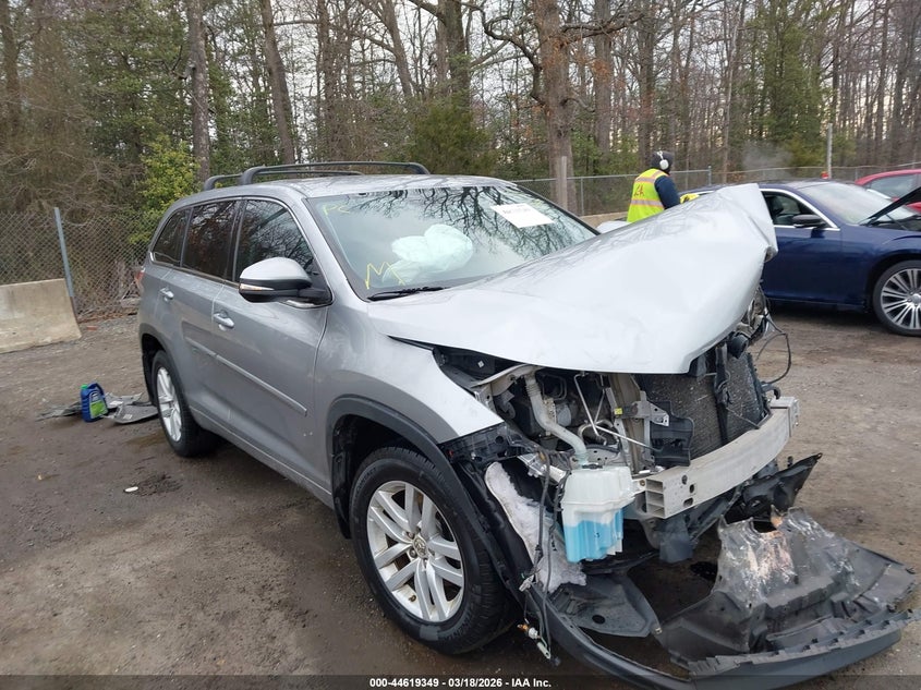 2016 Toyota Highlander VIN 5TDBKRFH9GS266158 IAAI salvage auction — FRONT END, Salvage - Greater Than 75% (Maryland), sold $3,250 on 2026-07-08 (photo 1)