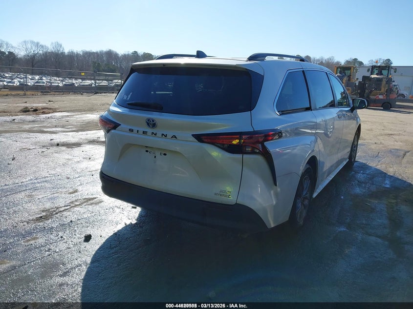 2021 Toyota Sienna VIN 5TDYRKEC4MS046800 IAAI salvage auction — FRONT END, Salvage (North Carolina), sold $18,100 on 2026-07-10 (photo 4)