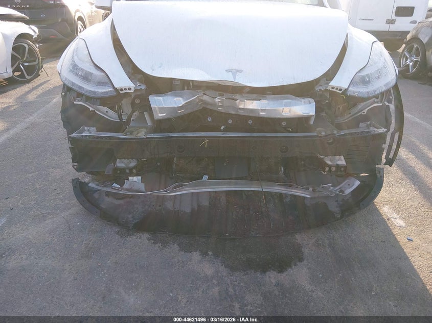 2022 Tesla Model y VIN 7SAYGDEE3NF386189 IAAI salvage auction — FRONT END, Salvage Title, sold $5,800 on 2026-07-09 (photo 6)