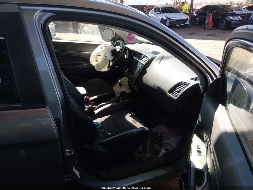 2024 Mitsubishi Outlander VIN JA4ARUAU8RU008690 IAAI salvage auction — SIDE, Salvage (Arizona), sold $200 on 2026-07-28 (photo 5)