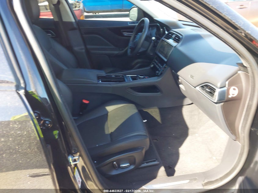 2019 Jaguar F-pace VIN SADCJ2FX8KA395895 IAAI salvage auction — FRONT END, Salvage Title, sold $4,750 on 2026-07-08 (photo 5)
