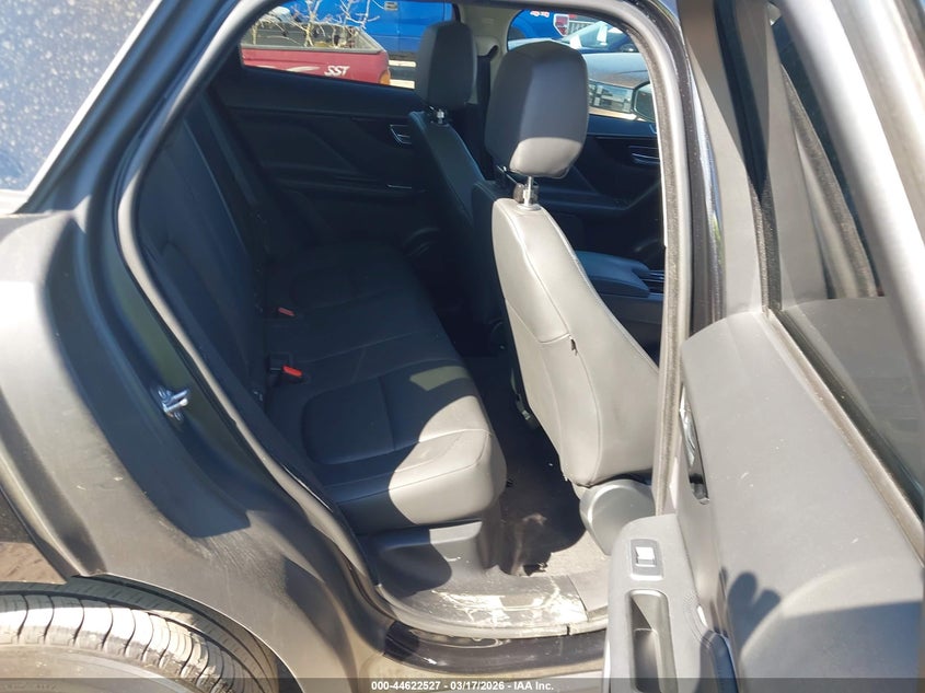 2019 Jaguar F-pace VIN SADCJ2FX8KA395895 IAAI salvage auction — FRONT END, Salvage Title, sold $4,750 on 2026-07-08 (photo 8)