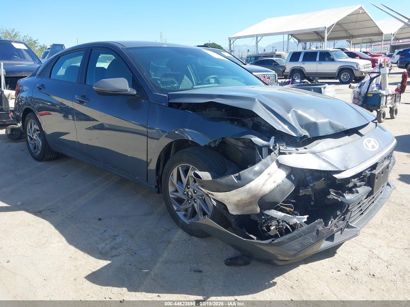 2024 Hyundai Elantra VIN KMHLM4DG5RU762192 IAAI salvage auction — FRONT END, Salvage Title, sold $3,400 on 2026-07-08 (photo 1)