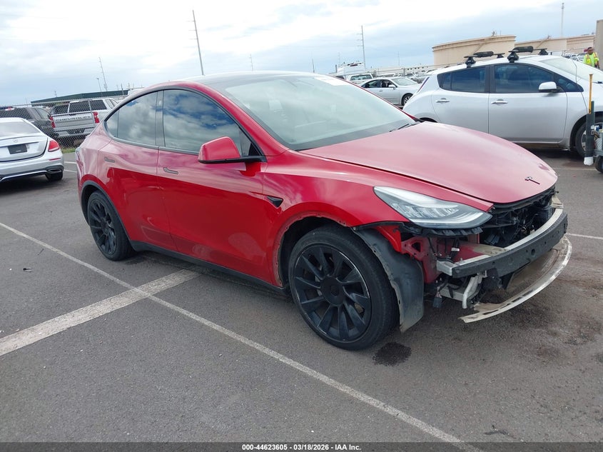 2021 Tesla Model y VIN 5YJYGDEE8MF084621 IAAI salvage auction — LEFT FRONT, Salvage (Hawaii), sold $4,425 on 2026-07-23 (photo 1)