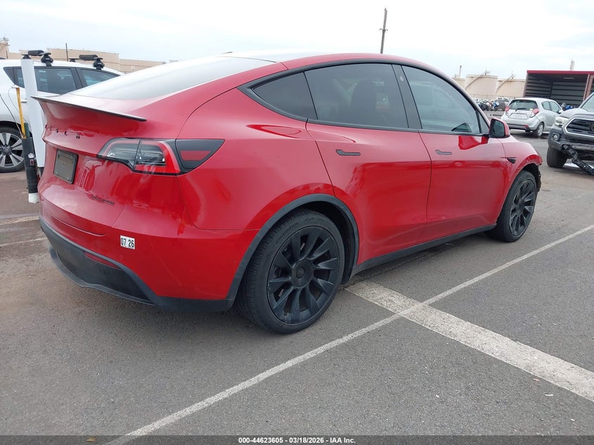 2021 Tesla Model y VIN 5YJYGDEE8MF084621 IAAI salvage auction — LEFT FRONT, Salvage (Hawaii), sold $4,425 on 2026-07-23 (photo 4)
