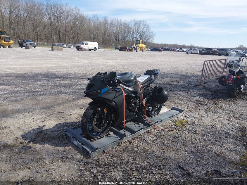 2025 Kawasaki Zx VIN JKBZXJK19SA010253 IAAI salvage auction — RIGHT SIDE, Salvage Title, sold $3,650 on 2026-07-21 (photo 2)