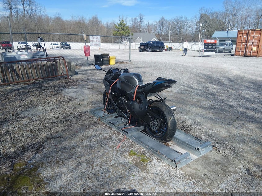 2025 Kawasaki Zx VIN JKBZXJK19SA010253 IAAI salvage auction — RIGHT SIDE, Salvage Title, sold $3,650 on 2026-07-21 (photo 3)