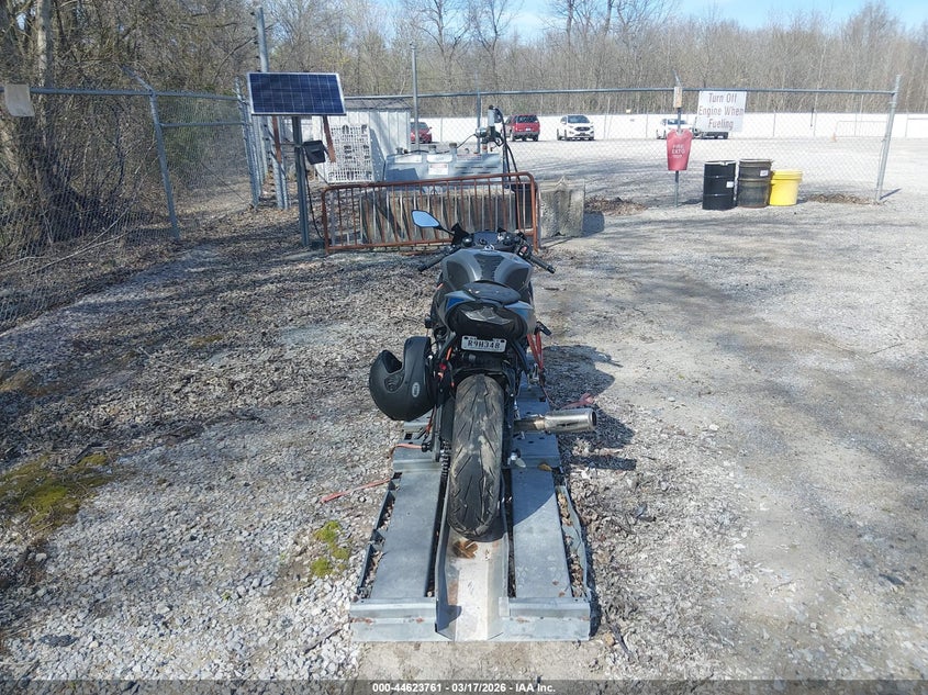 2025 Kawasaki Zx VIN JKBZXJK19SA010253 IAAI salvage auction — RIGHT SIDE, Salvage Title, sold $3,650 on 2026-07-21 (photo 6)