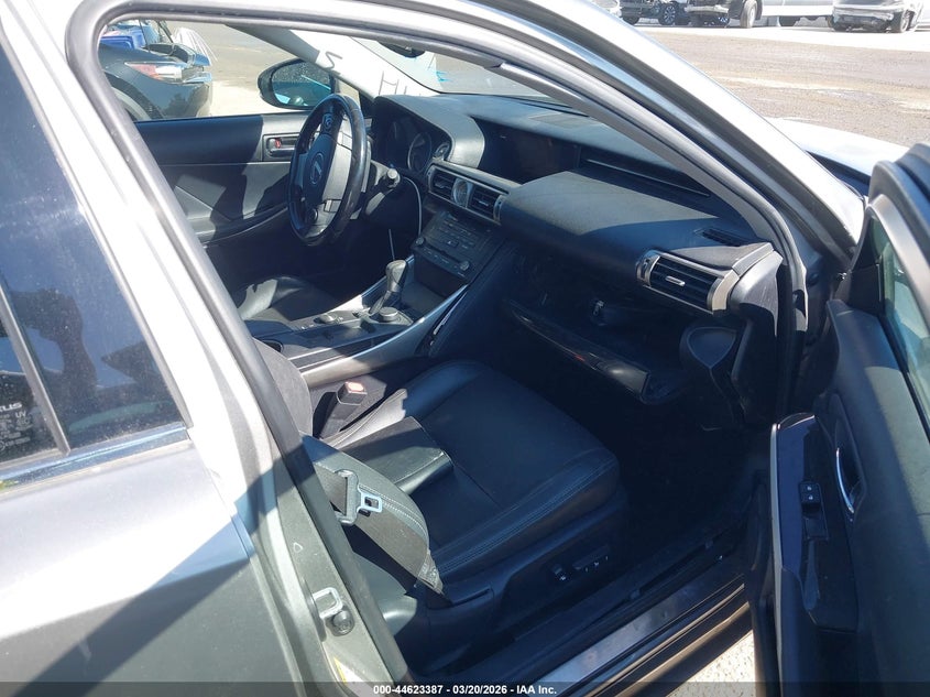 2015 Lexus Is VIN JTHBF1D22F5068402 IAAI salvage auction — RIGHT SIDE, Salvage (California), sold $25 on 2026-07-29 (photo 5)