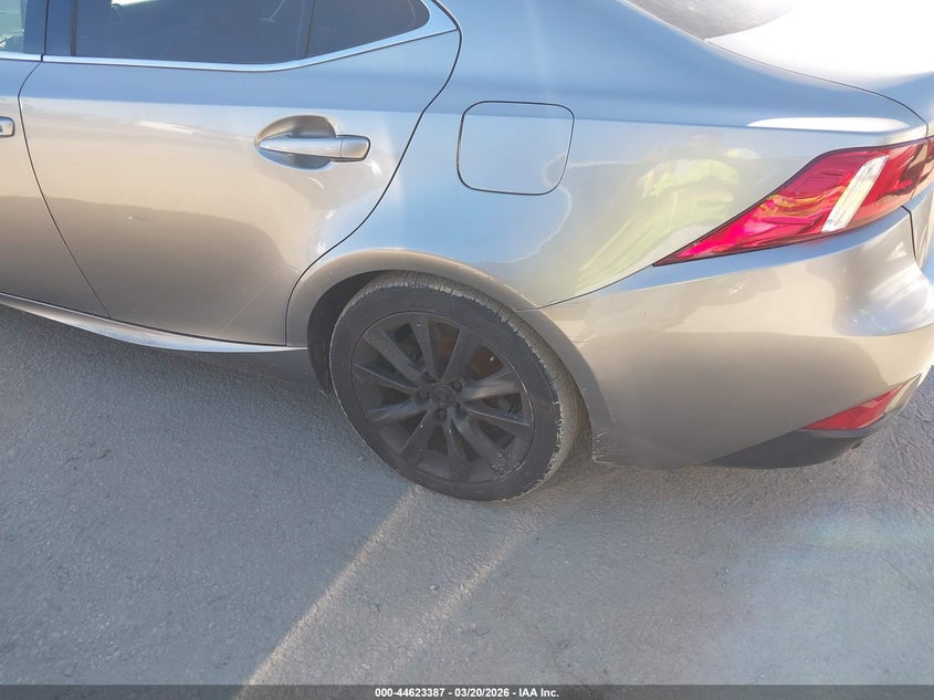2015 Lexus Is VIN JTHBF1D22F5068402 IAAI salvage auction — RIGHT SIDE, Salvage (California), sold $25 on 2026-07-29 (photo 6)