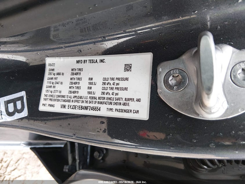 2022 Tesla Model 3 VIN 5YJ3E1EB4NF246654 IAAI salvage auction — SIDE, Salvage Title, sold $17,325 on 2026-07-16 (photo 9)