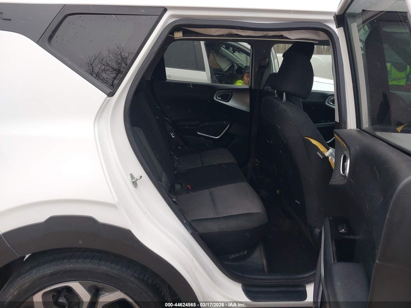 2022 Kia Soul VIN KNDJ23AUXN7151461 IAAI salvage auction — RIGHT SIDE, Salvage Title, sold $4,175 on 2026-07-29 (photo 8)