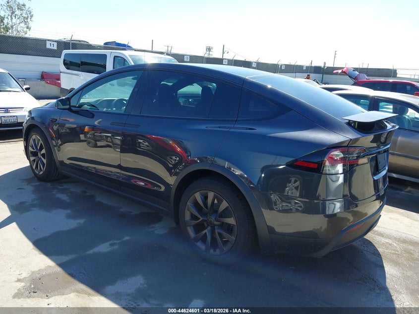 2025 Tesla Model x VIN 7SAXCBE59SF468273 IAAI salvage auction — RIGHT REAR, Salvage Title, sold $35,250 on 2026-07-29 (photo 3)