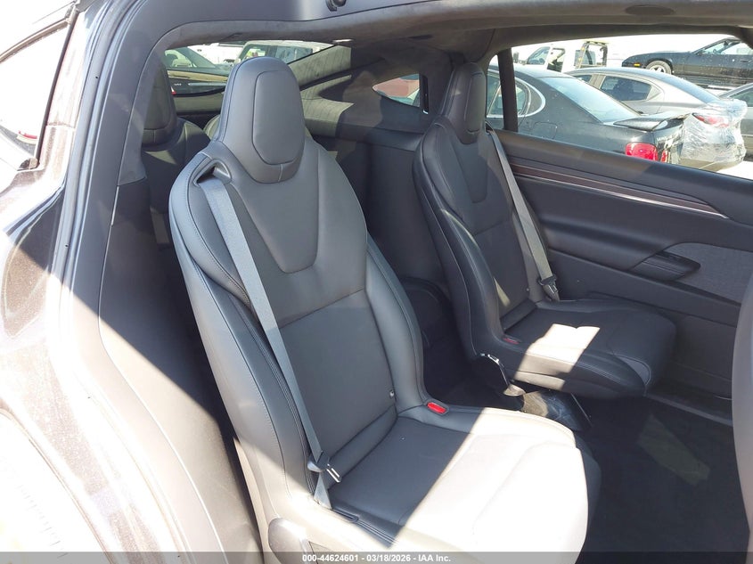 2025 Tesla Model x VIN 7SAXCBE59SF468273 IAAI salvage auction — RIGHT REAR, Salvage Title, sold $35,250 on 2026-07-29 (photo 8)