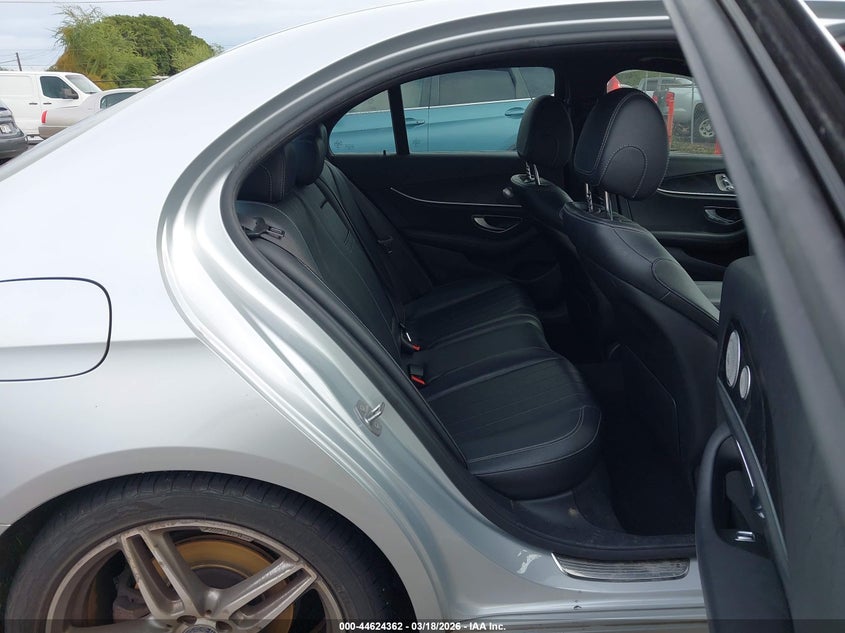 2017 Mercedes-benz E-klasse VIN WDDZF4JB5HA067976 IAAI salvage auction — WATER/FLOOD, Salvage (Hawaii), sold $2,300 on 2026-07-21 (photo 8)