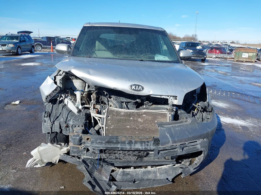 2014 Kia Soul VIN KNDJN2A26E7704025 IAAI salvage auction — FRONT & REAR, Salvage (Texas), sold $525 on 2026-07-28 (photo 6)