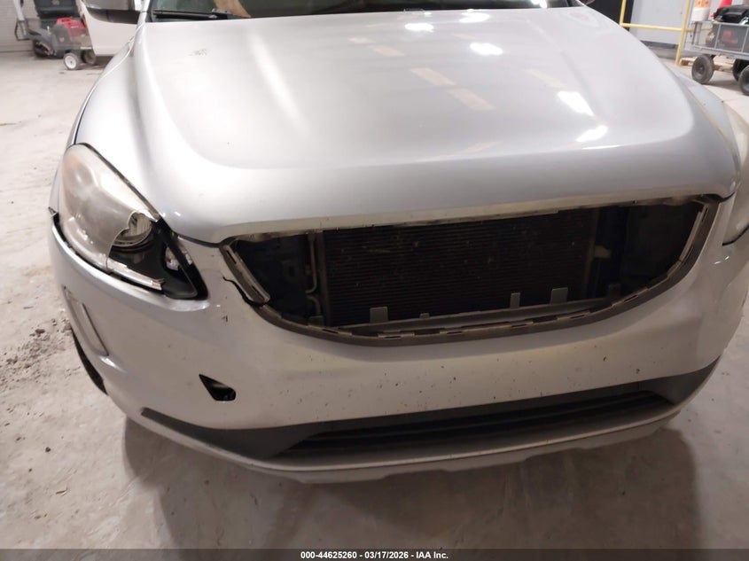 2017 Volvo XC60 VIN YV440MDJ2H2090860 IAAI salvage auction — Front End, Salvage (Alabama), sold $500 on 2026-05-04 (photo 6)