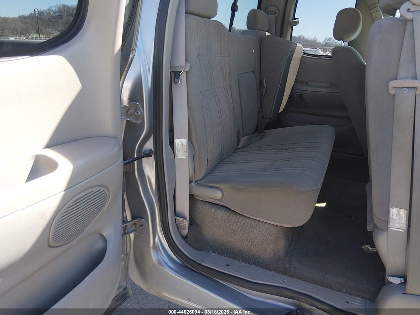 2004 Toyota Tundra VIN 5TBBT44194S450770 IAAI salvage auction — FRONT END, Salvage (Illinois), sold $1,800 on 2026-07-07 (photo 8)