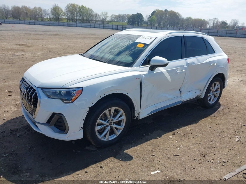 2022 Audi Q3 VIN WA1DECF31N1005189 IAAI salvage auction — LEFT SIDE, Salvage Title, sold $8,100 on 2026-07-29 (photo 2)