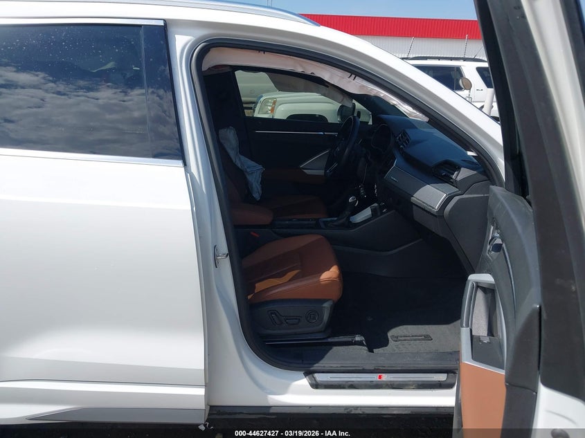 2022 Audi Q3 VIN WA1DECF31N1005189 IAAI salvage auction — LEFT SIDE, Salvage Title, sold $8,100 on 2026-07-29 (photo 5)
