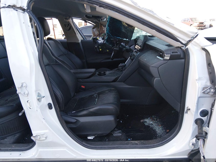 2022 Toyota Venza VIN JTEAAAAH8NJ115695 IAAI salvage auction — ROLLOVER, Salvage Title, sold $3,700 on 2026-07-08 (photo 5)