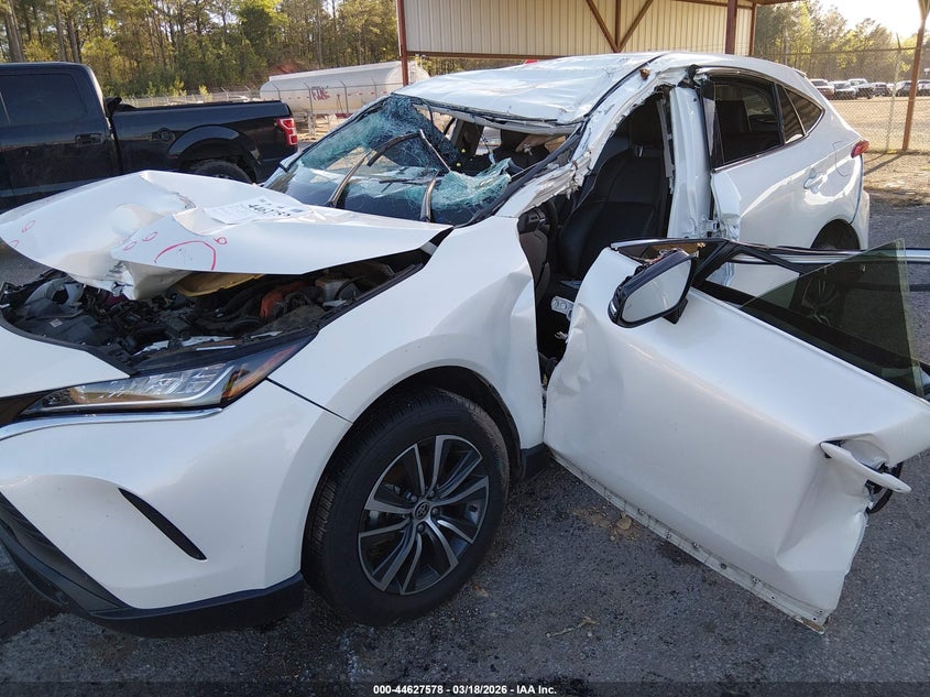2022 Toyota Venza VIN JTEAAAAH8NJ115695 IAAI salvage auction — ROLLOVER, Salvage Title, sold $3,700 on 2026-07-08 (photo 6)