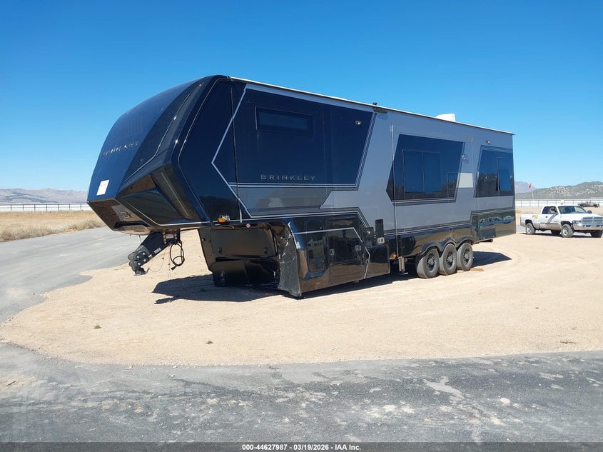 2025 VIN 7T0FG3839SB001966 IAAI salvage auction — SIDE, Salvage Title, sold $25,600 on 2026-07-15 (photo 4)