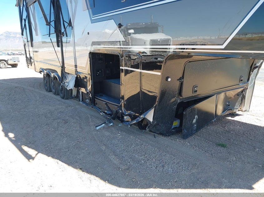 2025 VIN 7T0FG3839SB001966 IAAI salvage auction — SIDE, Salvage Title, sold $25,600 on 2026-07-15 (photo 6)