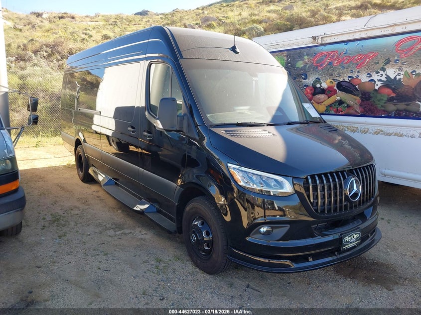 2025 Mercedes-benz Sprinter VIN W1X8ND3Y7ST223926 IAAI salvage auction — LEFT SIDE, Salvage Title, sold $61,450 on 2026-07-14 (photo 1)