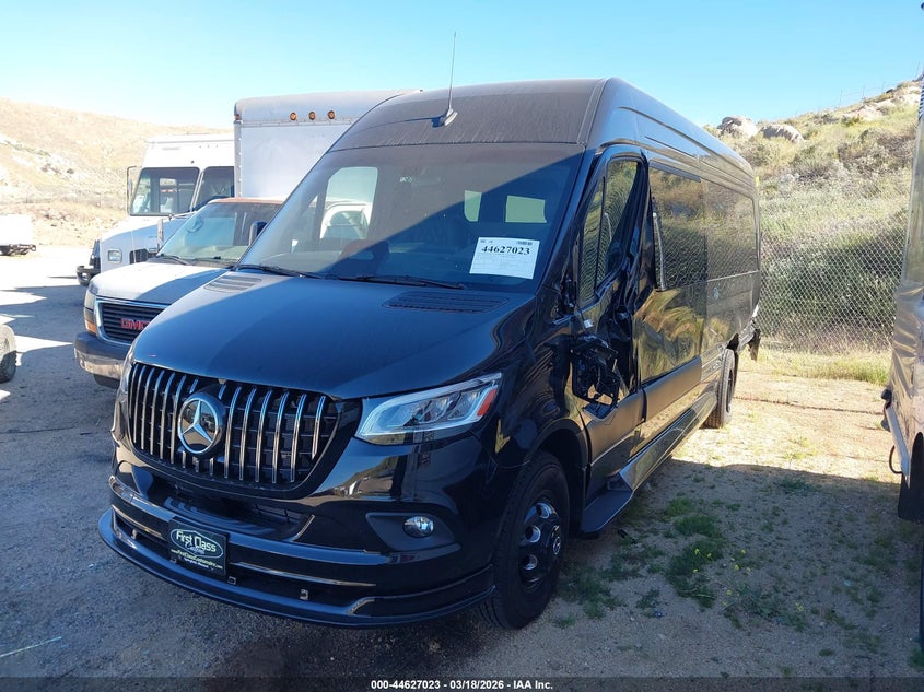 2025 Mercedes-benz Sprinter VIN W1X8ND3Y7ST223926 IAAI salvage auction — LEFT SIDE, Salvage Title, sold $61,450 on 2026-07-14 (photo 2)