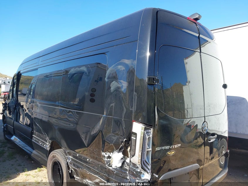 2025 Mercedes-benz Sprinter VIN W1X8ND3Y7ST223926 IAAI salvage auction — LEFT SIDE, Salvage Title, sold $61,450 on 2026-07-14 (photo 3)