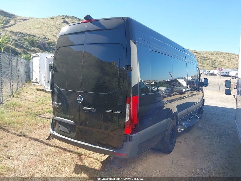 2025 Mercedes-benz Sprinter VIN W1X8ND3Y7ST223926 IAAI salvage auction — LEFT SIDE, Salvage Title, sold $61,450 on 2026-07-14 (photo 4)