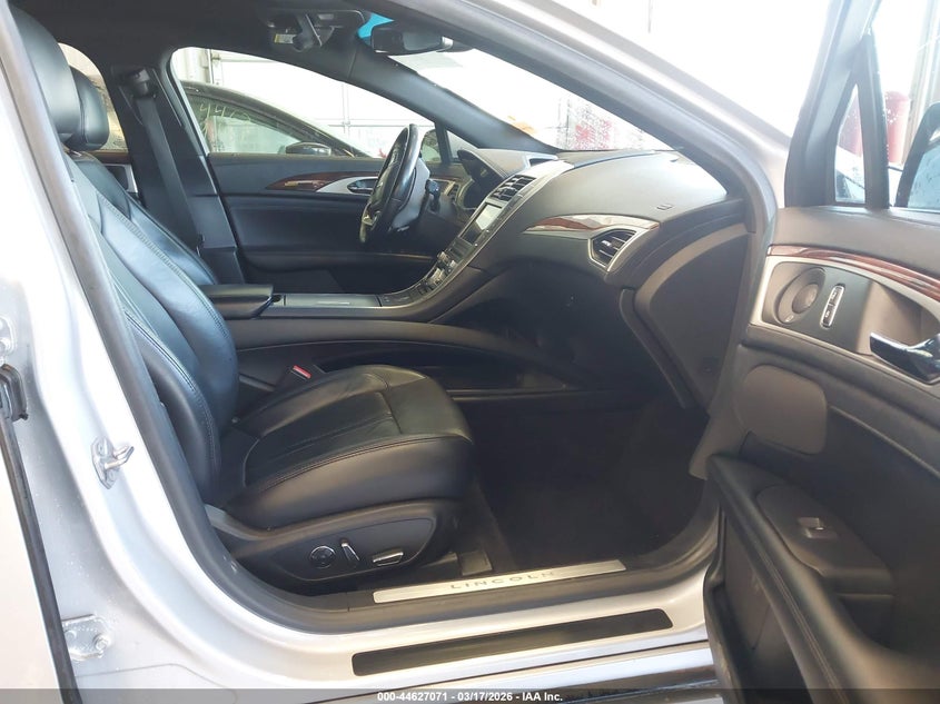 2017 Lincoln Mkz VIN 3LN6L5EC7HR605609 IAAI salvage auction — FRONT END, Salvage Title, sold $1,050 on 2026-07-18 (photo 5)
