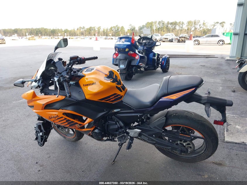 2025 Kawasaki Ninja VIN ML5EXEP1XSDAF7503 IAAI salvage auction — FRONT END, Clear (South Carolina), sold $1,400 on 2026-07-15 (photo 3)