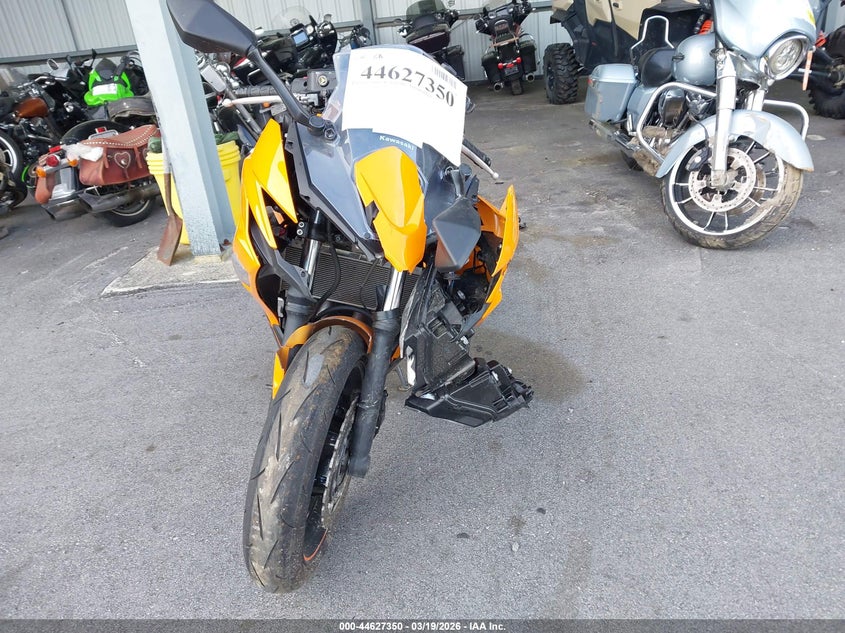 2025 Kawasaki Ninja VIN ML5EXEP1XSDAF7503 IAAI salvage auction — FRONT END, Clear (South Carolina), sold $1,400 on 2026-07-15 (photo 5)