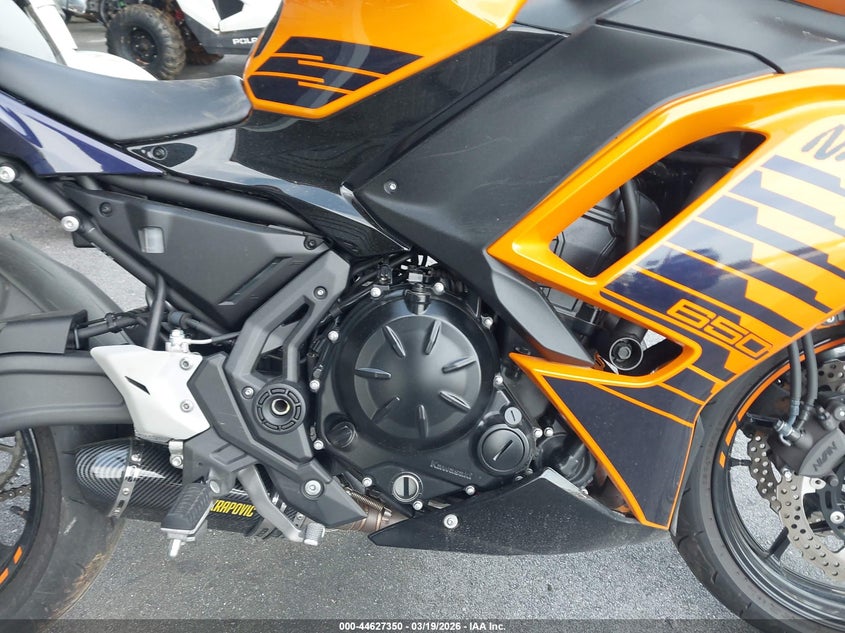 2025 Kawasaki Ninja VIN ML5EXEP1XSDAF7503 IAAI salvage auction — FRONT END, Clear (South Carolina), sold $1,400 on 2026-07-15 (photo 8)