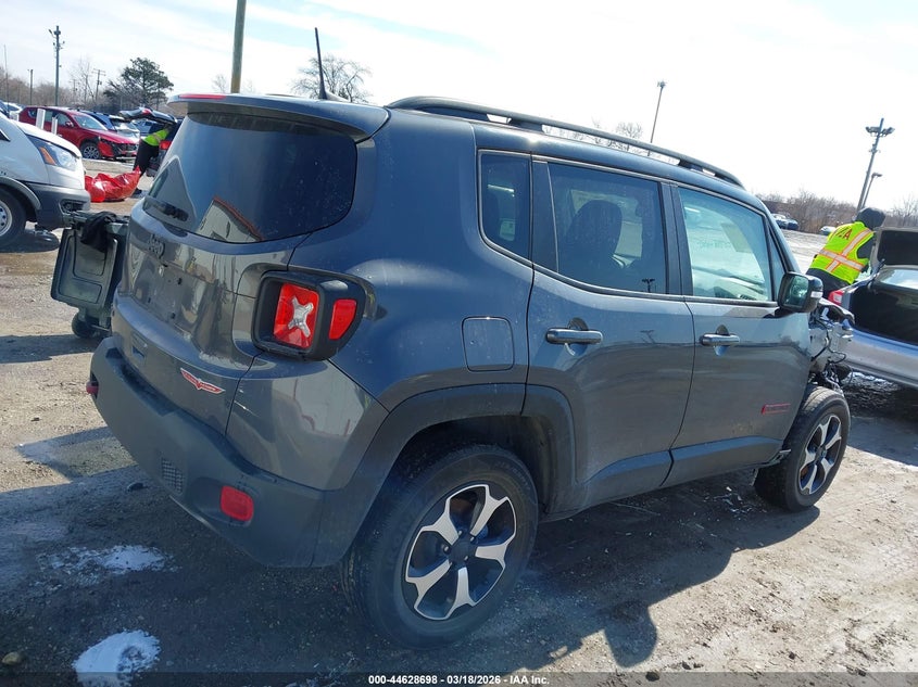 2022 Jeep Renegade VIN ZACNJDC12NPP01670 IAAI salvage auction — FRONT END, Salvage Title, sold $3,100 on 2026-07-14 (photo 4)