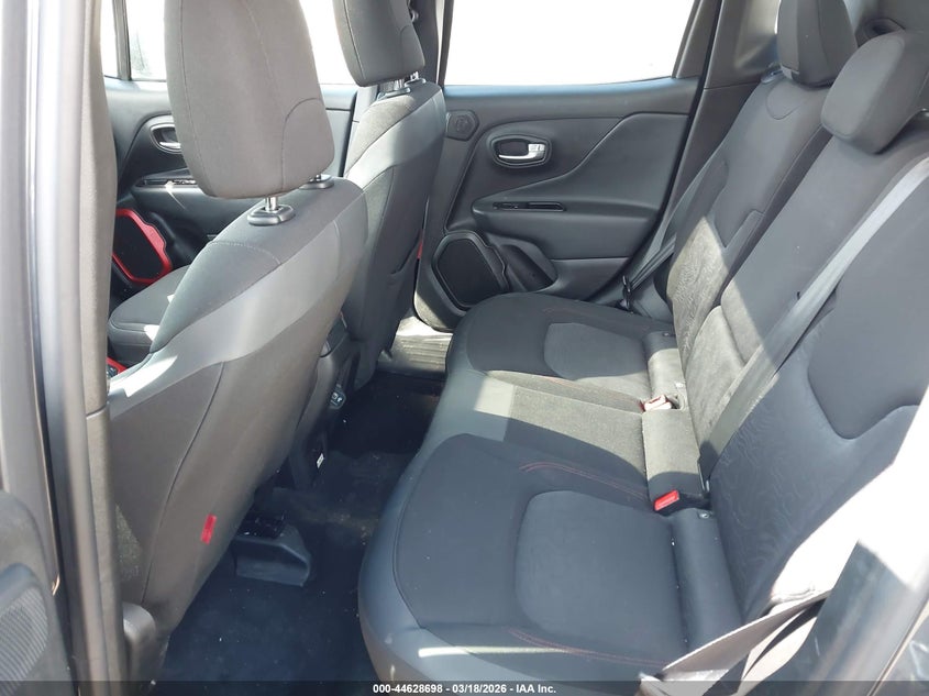 2022 Jeep Renegade VIN ZACNJDC12NPP01670 IAAI salvage auction — FRONT END, Salvage Title, sold $3,100 on 2026-07-14 (photo 8)