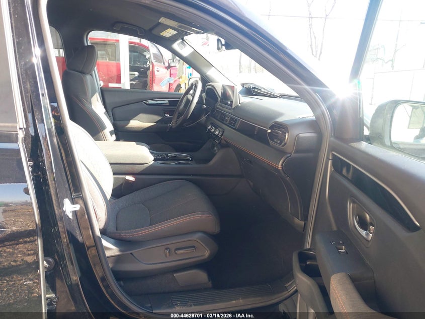 2025 Honda Pilot VIN 5FNYG1H32SB146276 IAAI salvage auction — RIGHT SIDE, Salvage - 75% Or Less (Maryland), sold $15,100 on 2026-07-27 (photo 3)