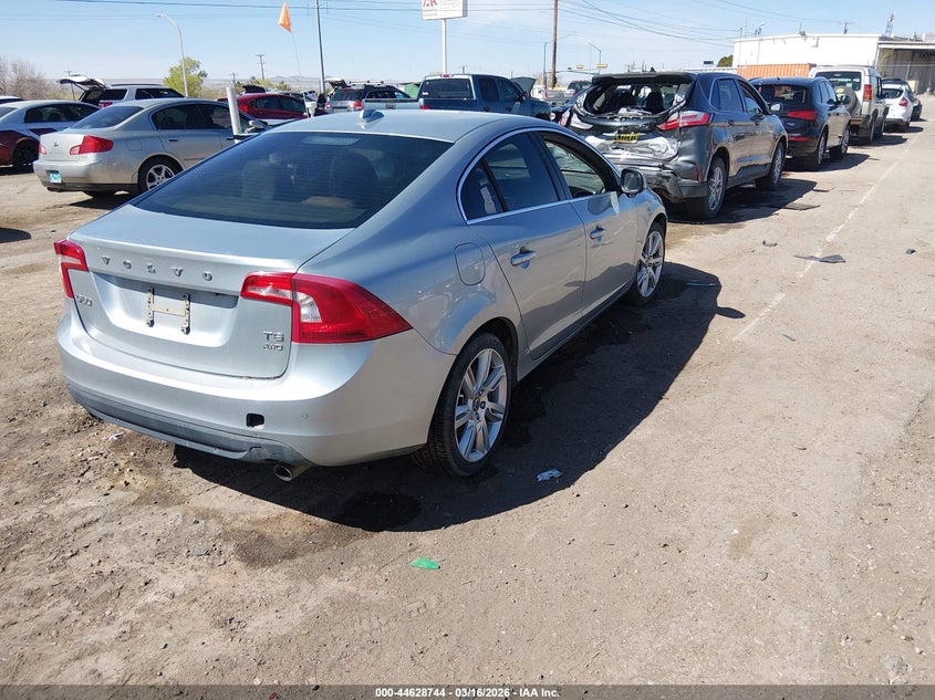 2011 Volvo S60 VIN YV1902FH3B2010166 IAAI salvage auction — LEFT & RIGHT, Salvage (Texas), sold $275 on 2026-07-20 (photo 4)
