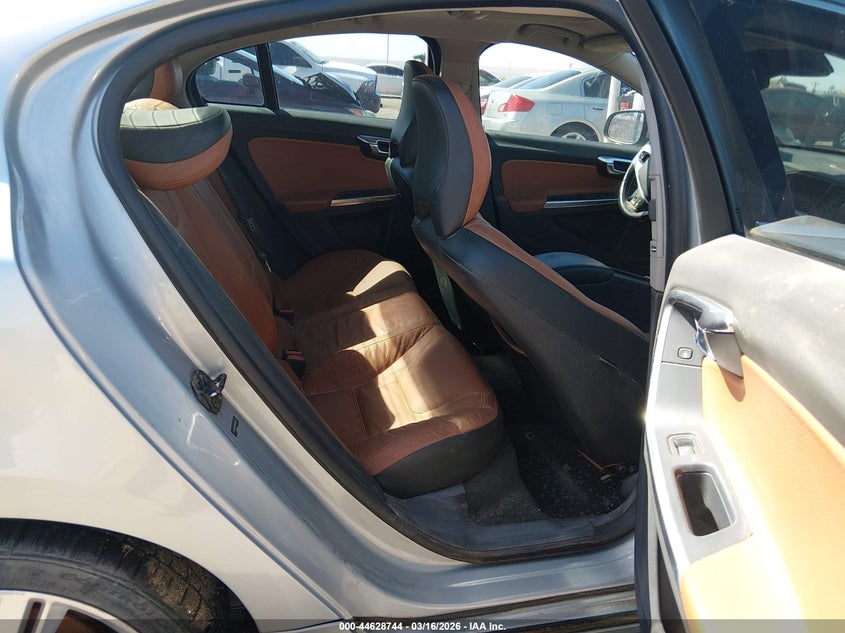 2011 Volvo S60 VIN YV1902FH3B2010166 IAAI salvage auction — LEFT & RIGHT, Salvage (Texas), sold $275 on 2026-07-20 (photo 8)