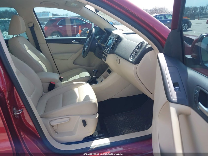 2016 Volkswagen Tiguan VIN WVGAV7AX4GW061140 IAAI salvage auction — FRONT END, Salvage (Missouri), sold $1,650 on 2026-07-14 (photo 5)