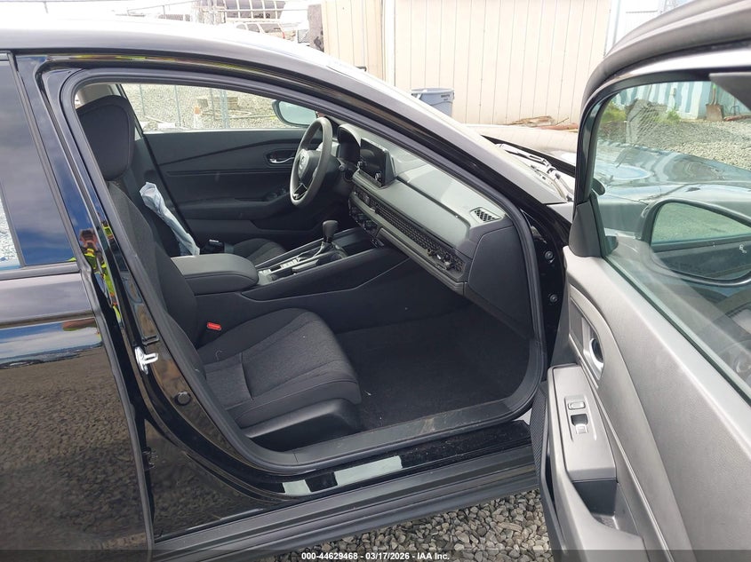2025 Honda Accord VIN 1HGCY1F43SA041887 IAAI salvage auction — SIDE, Salvage Title, sold $9,400 on 2026-07-29 (photo 5)