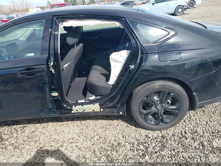 2025 Honda Accord VIN 1HGCY1F43SA041887 IAAI salvage auction — SIDE, Salvage Title, sold $9,400 on 2026-07-29 (photo 6)